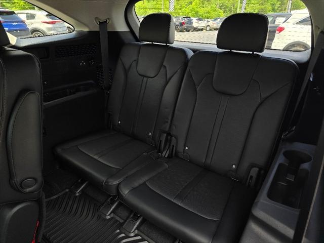 new 2025 Kia Sorento car, priced at $38,075