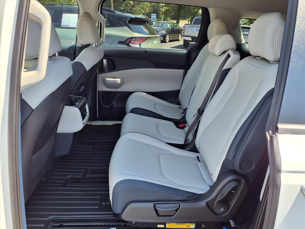 new 2026 Kia Carnival Hybrid car, priced at $43,607