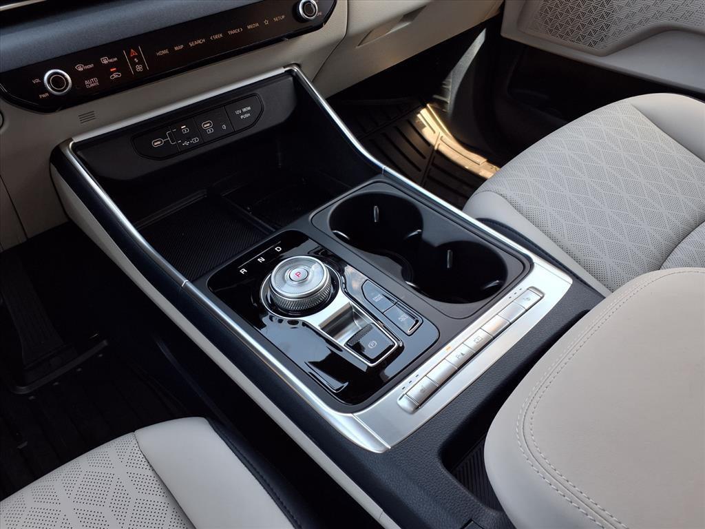 new 2026 Kia Carnival Hybrid car, priced at $43,607