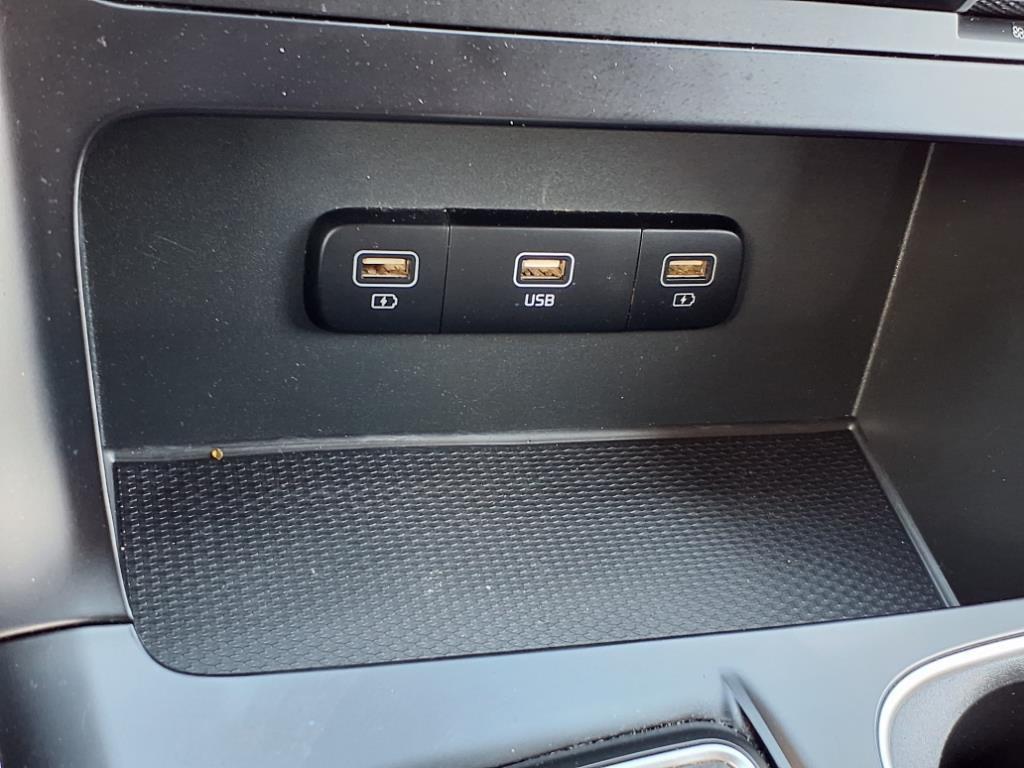 used 2022 Kia Carnival car, priced at $30,990