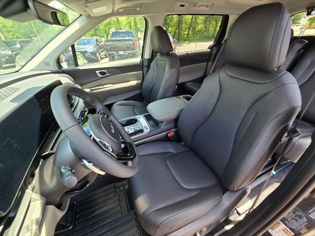 new 2025 Kia Carnival Hybrid car, priced at $47,967