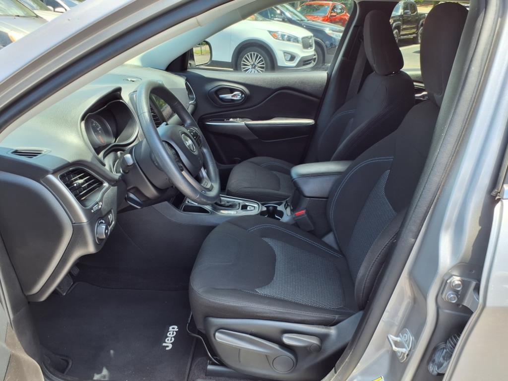 used 2019 Jeep Cherokee car, priced at $17,995