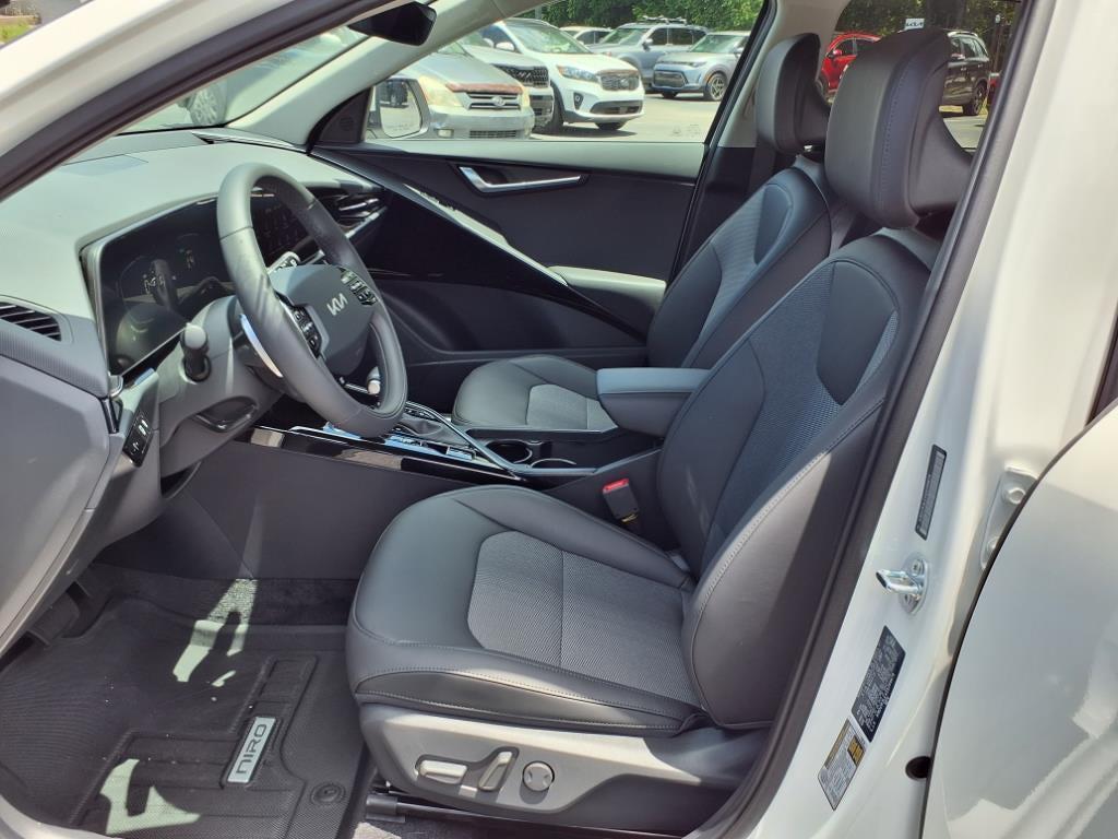 new 2025 Kia Niro car, priced at $30,571