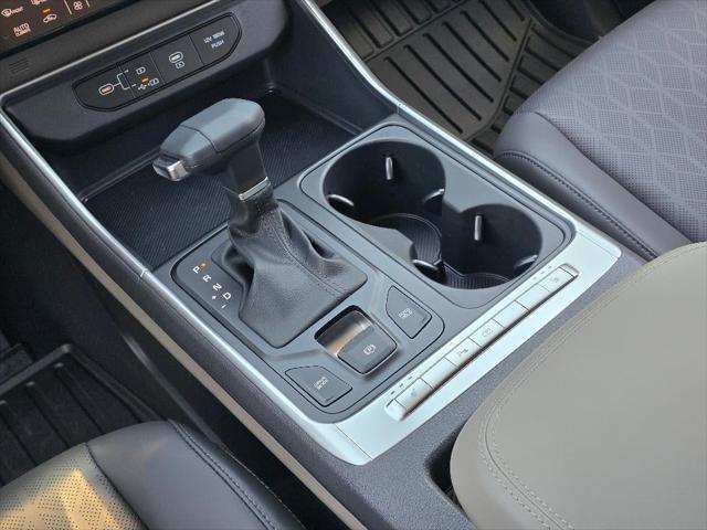 new 2025 Kia Carnival car, priced at $39,017