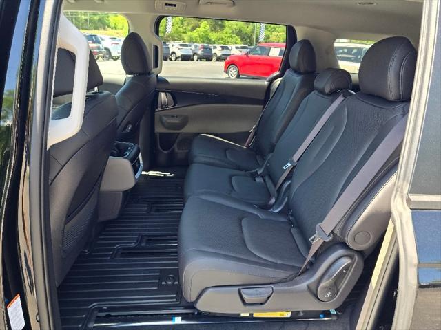 new 2025 Kia Carnival car, priced at $39,017