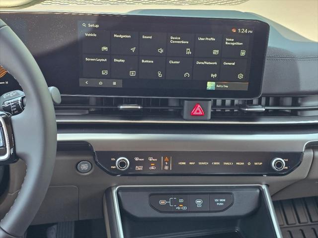 new 2025 Kia Carnival car, priced at $39,017