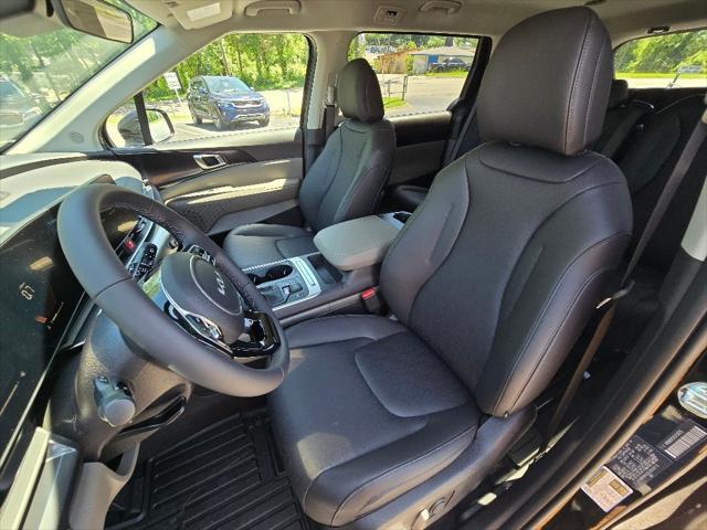 new 2025 Kia Carnival car, priced at $39,017