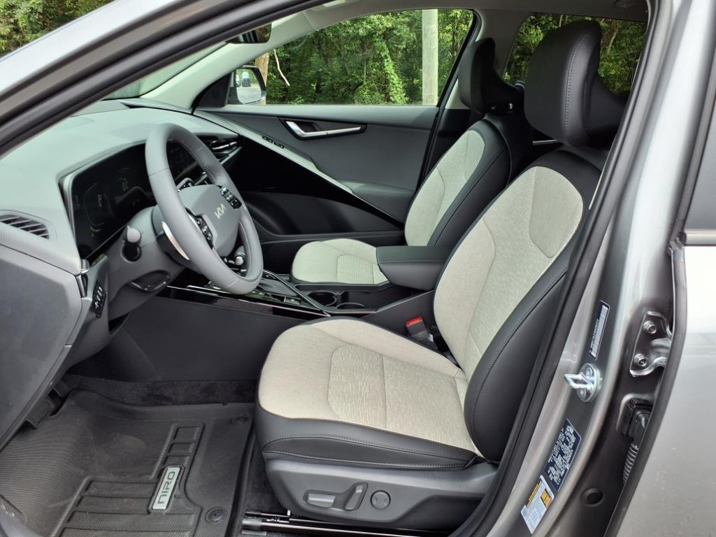 new 2025 Kia Niro car, priced at $33,236