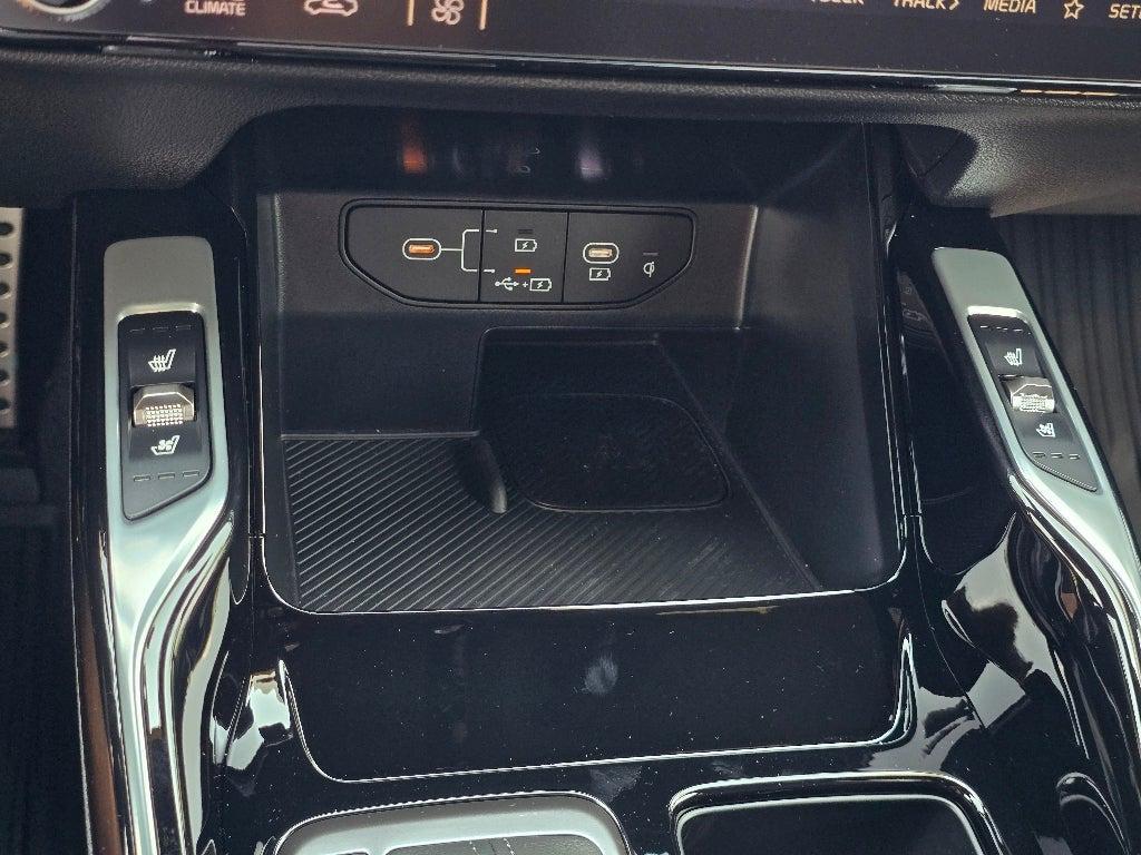 new 2025 Kia Sorento car, priced at $45,600