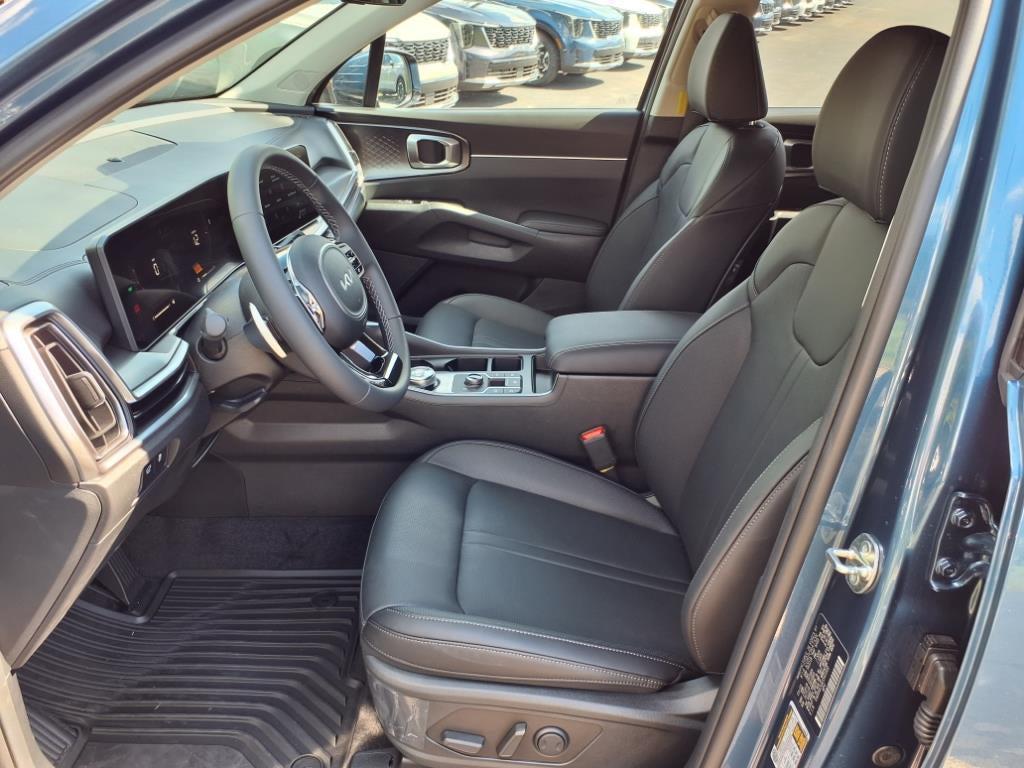 new 2025 Kia Sorento Hybrid car, priced at $41,280
