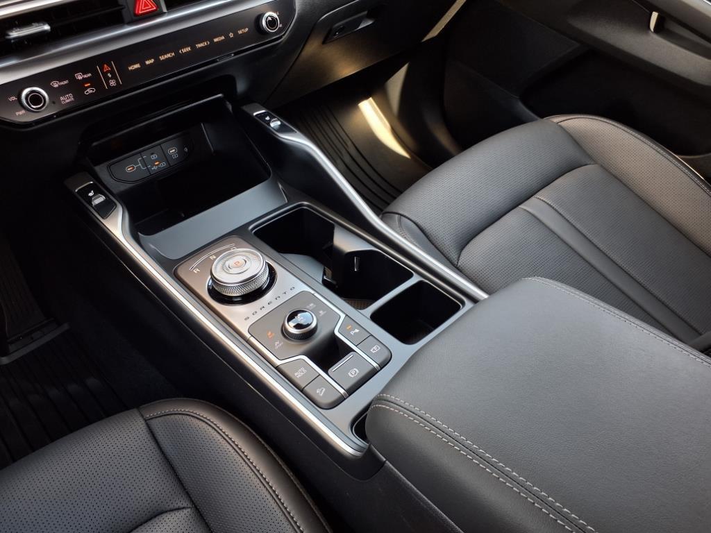 new 2025 Kia Sorento Hybrid car, priced at $41,280