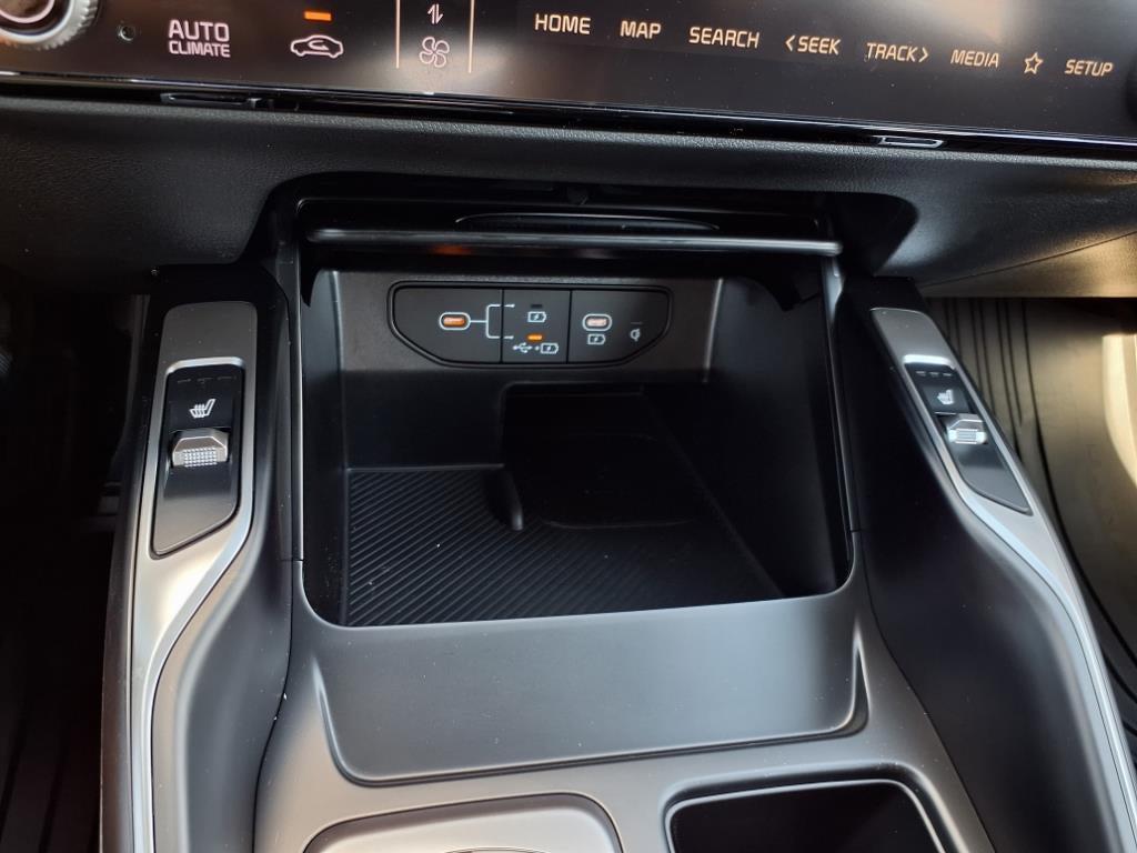 new 2025 Kia Sorento Hybrid car, priced at $41,280