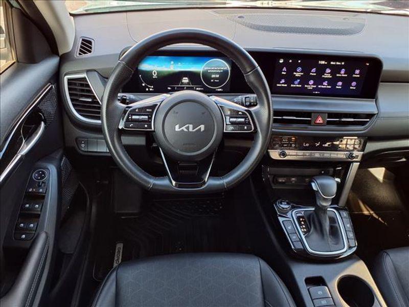 used 2024 Kia Seltos car, priced at $27,850