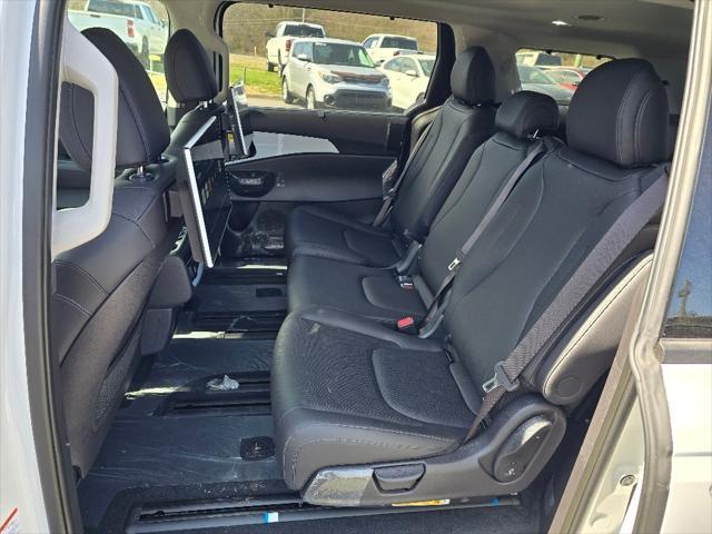new 2025 Kia Carnival car, priced at $48,962