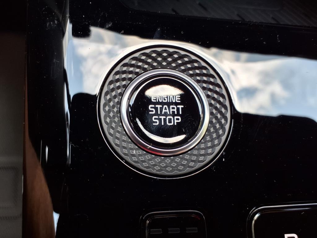 new 2025 Kia Niro car, priced at $33,672