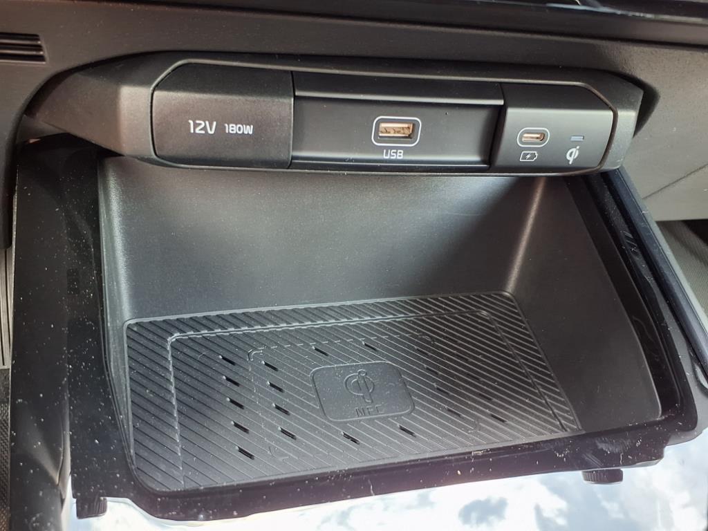 new 2025 Kia Niro car, priced at $33,672