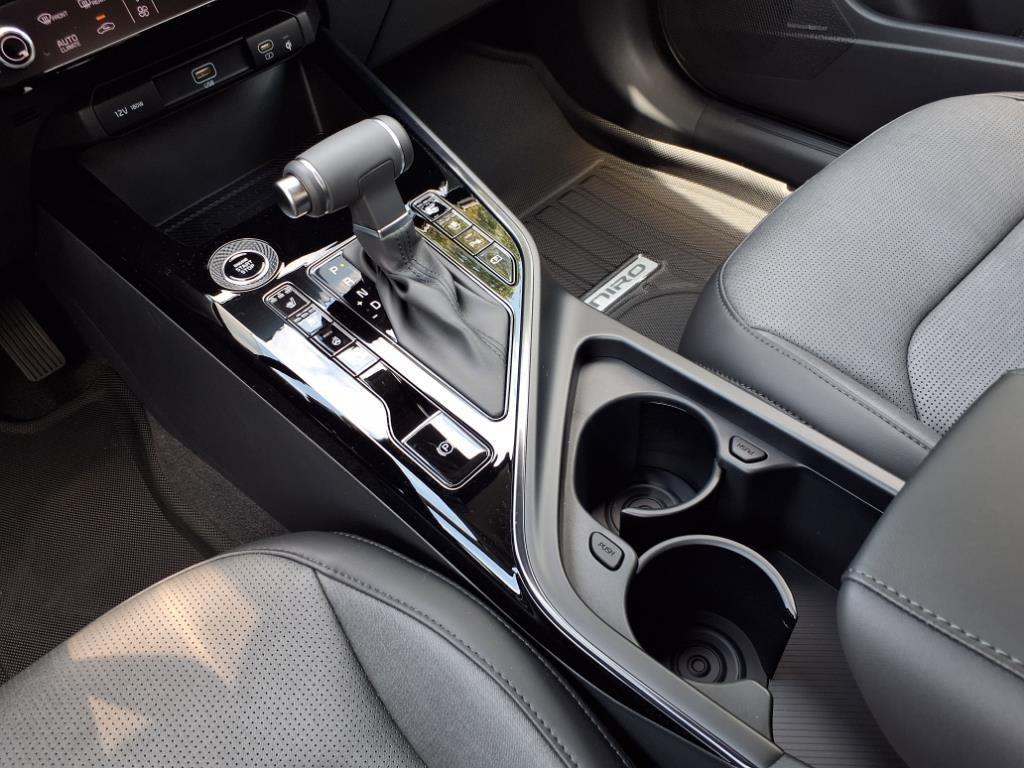 new 2025 Kia Niro car, priced at $33,672