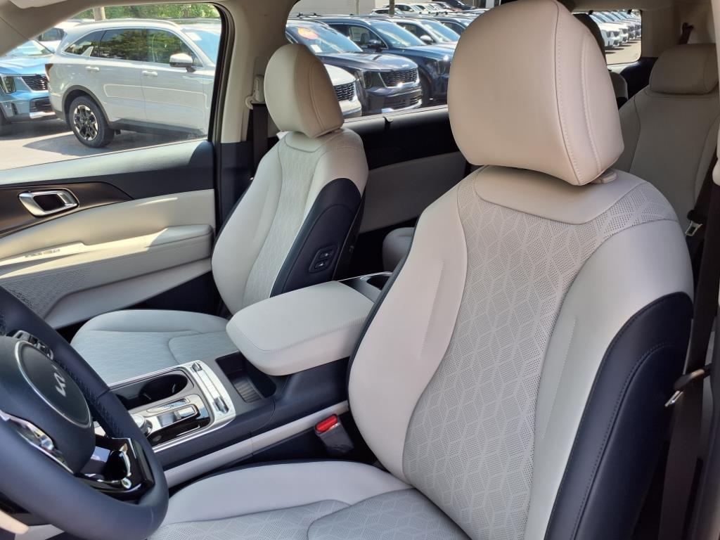 new 2026 Kia Carnival Hybrid car, priced at $50,785