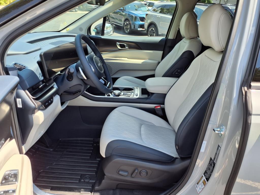 new 2026 Kia Carnival Hybrid car, priced at $50,785