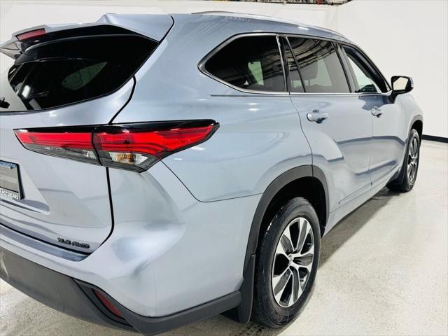 used 2021 Toyota Highlander car, priced at $28,998