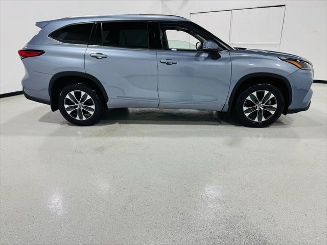 used 2021 Toyota Highlander car, priced at $28,998