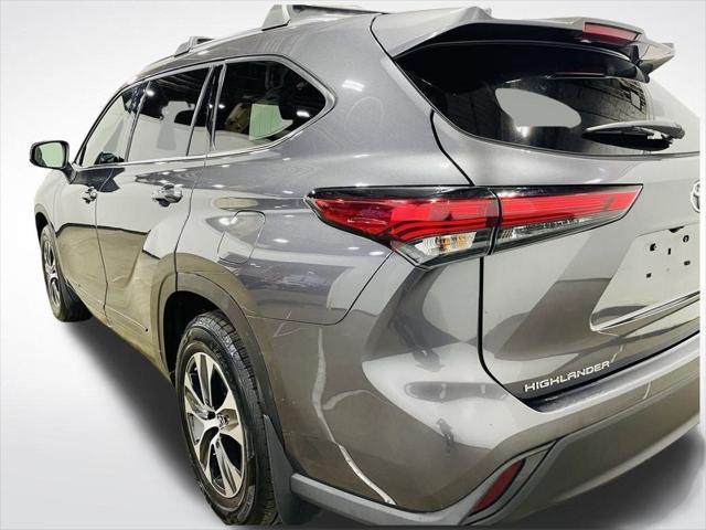 used 2021 Toyota Highlander car, priced at $31,498