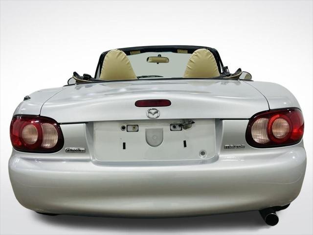 used 2003 Mazda MX-5 Miata car, priced at $8,998