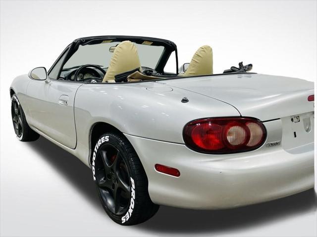 used 2003 Mazda MX-5 Miata car, priced at $8,998