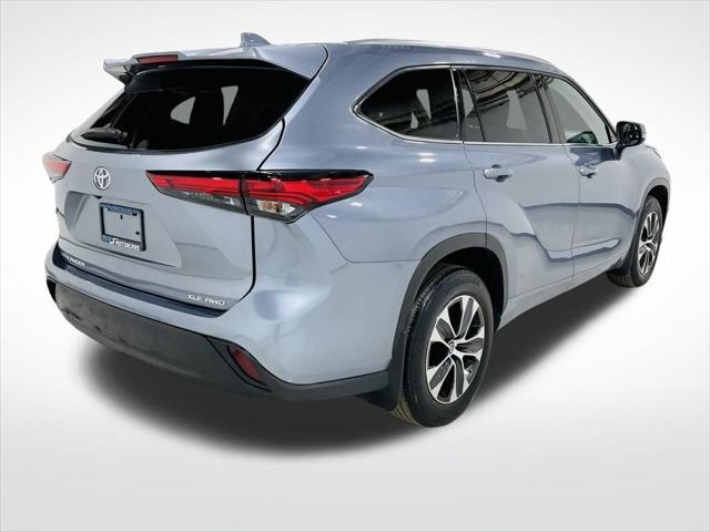 used 2021 Toyota Highlander car, priced at $31,998