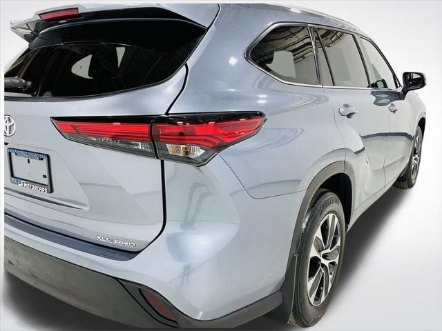 used 2021 Toyota Highlander car, priced at $31,998