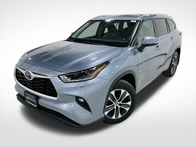 used 2021 Toyota Highlander car, priced at $31,998