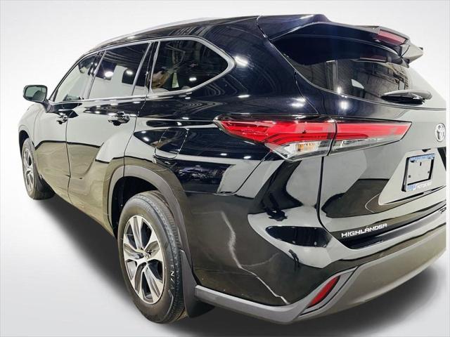 used 2020 Toyota Highlander car, priced at $29,498