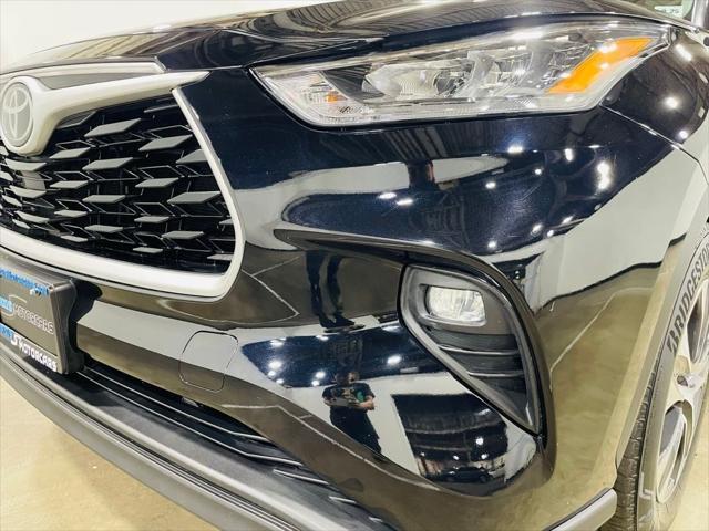 used 2020 Toyota Highlander car, priced at $29,498