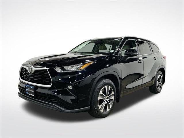 used 2020 Toyota Highlander car, priced at $29,498