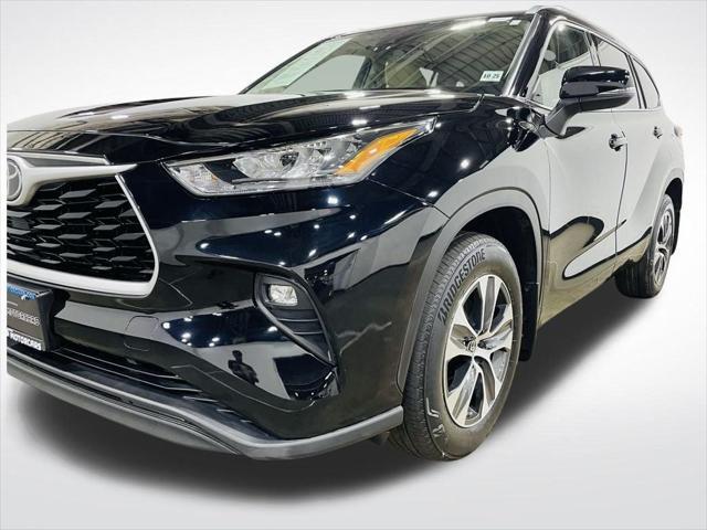 used 2020 Toyota Highlander car, priced at $29,498