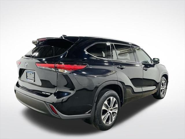 used 2020 Toyota Highlander car, priced at $29,498