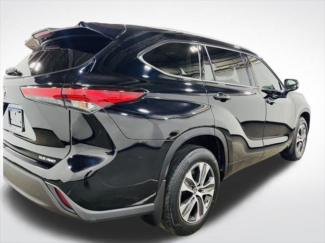 used 2020 Toyota Highlander car, priced at $29,498