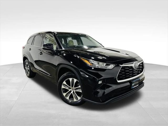 used 2020 Toyota Highlander car, priced at $27,998