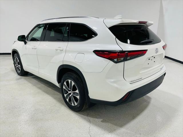 used 2021 Toyota Highlander car, priced at $35,498