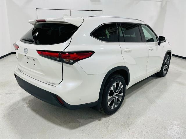 used 2021 Toyota Highlander car, priced at $35,498