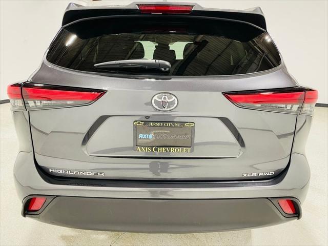 used 2022 Toyota Highlander car, priced at $33,498