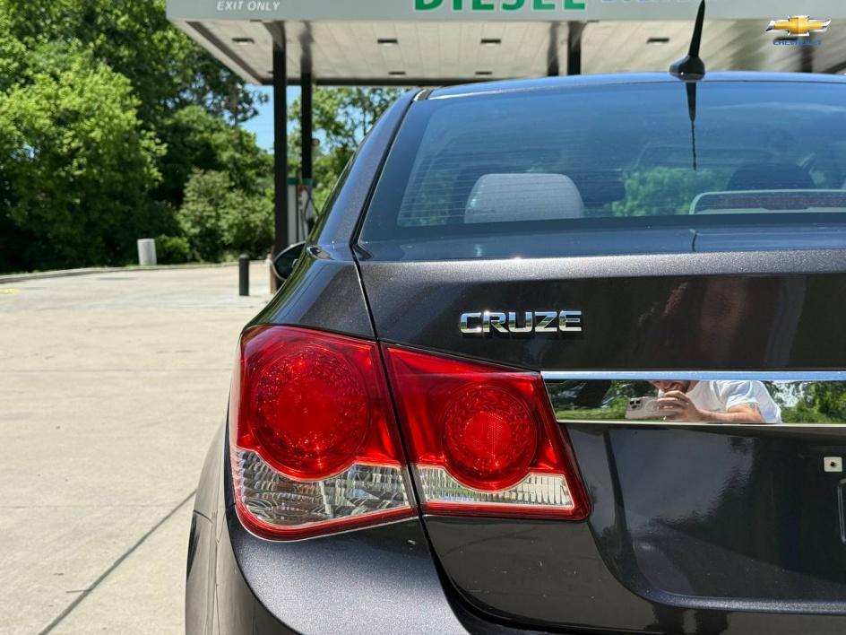 used 2014 Chevrolet Cruze car, priced at $4,629