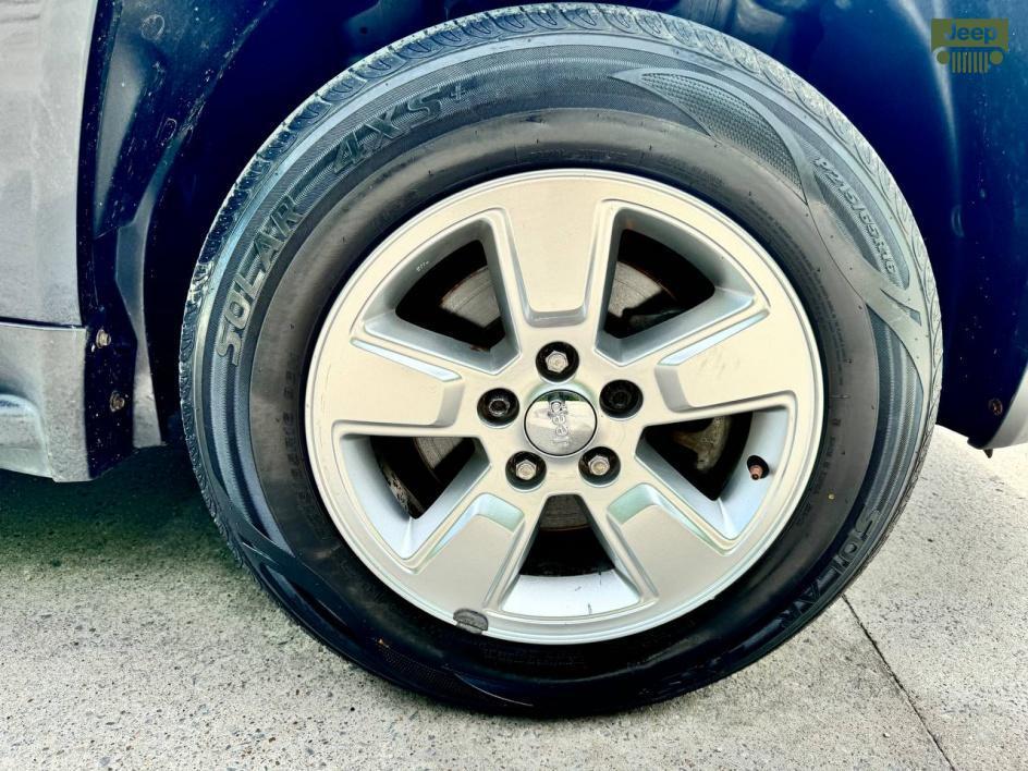 used 2014 Jeep Compass car, priced at $5,555