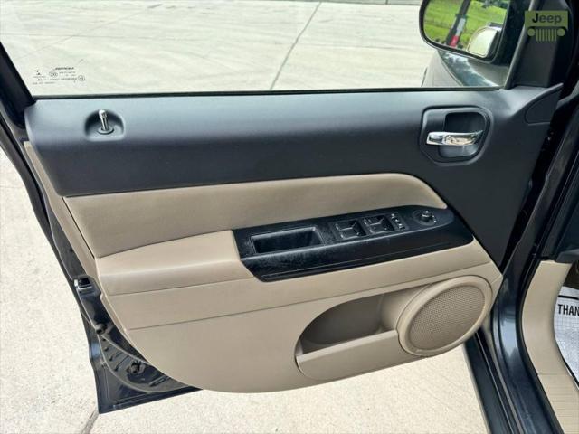 used 2014 Jeep Compass car, priced at $5,555