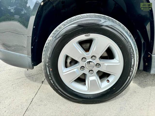 used 2014 Jeep Compass car, priced at $5,555