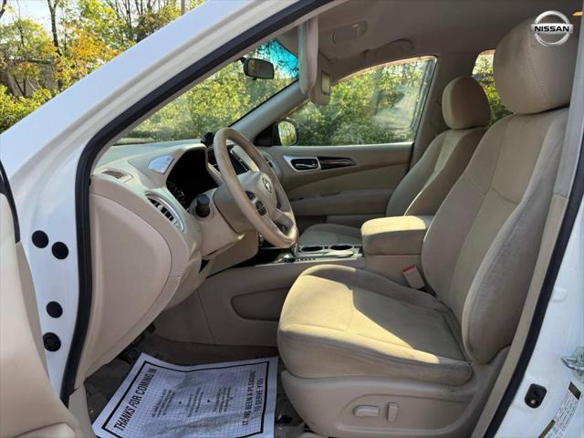 used 2014 Nissan Pathfinder car, priced at $6,555