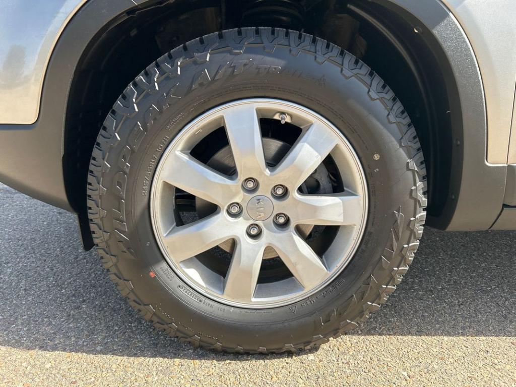 used 2013 Kia Sorento car, priced at $6,999