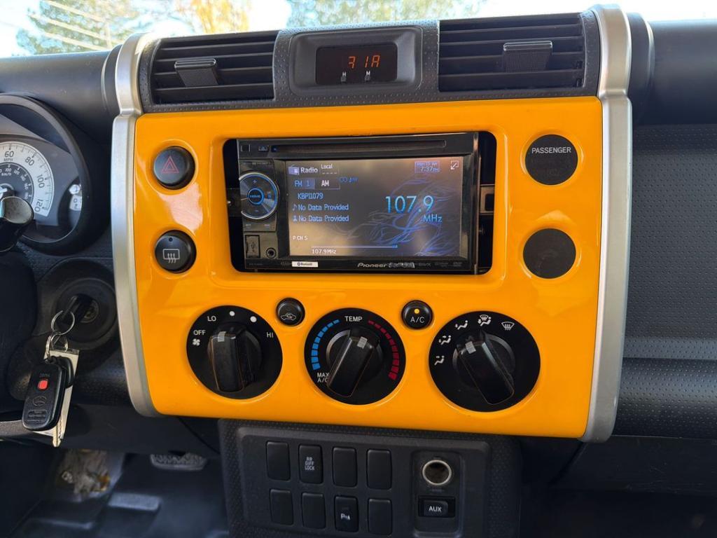 used 2007 Toyota FJ Cruiser car, priced at $13,999