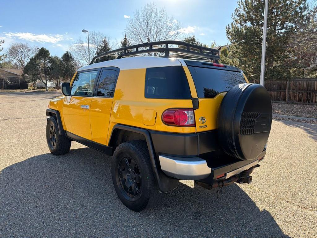 used 2007 Toyota FJ Cruiser car, priced at $13,999
