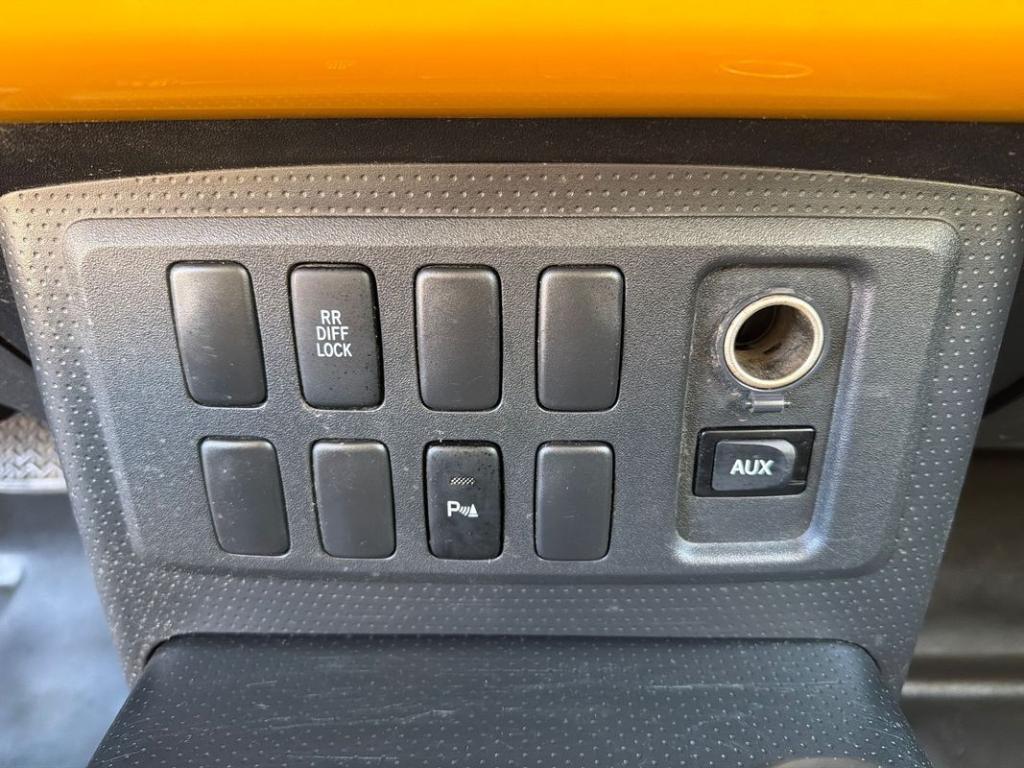 used 2007 Toyota FJ Cruiser car, priced at $13,999